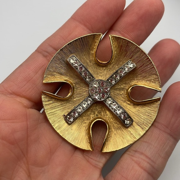 Maltese Cross brooch - Picture 2 of 3